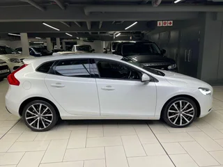 2017 Volvo V40 D3 Momentum Geartronic for sale!