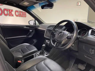 2018 Volkswagen Tiguan 2.0 TDI Highline 4Motion R-LINE DSG for sale!