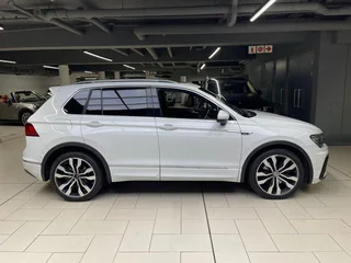 2018 Volkswagen Tiguan 2.0 TDI Highline 4Motion R-LINE DSG for sale!