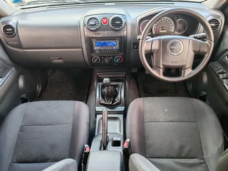 2009 Isuzu KB250 D-Teq – built tough and ready for work or play.✅ 225 000 km✅