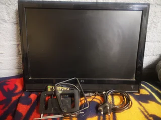 22 inch Logik t.v set.Flat screen
