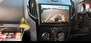 ISUZU RADIO 9 INCH TOUCHSCREEN