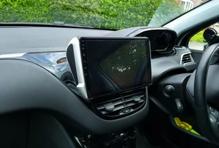 Peugeot 208 10,2 Inch Android Media/navigation/bluetooth Unit