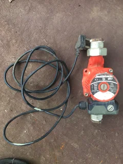 Water circulating pump