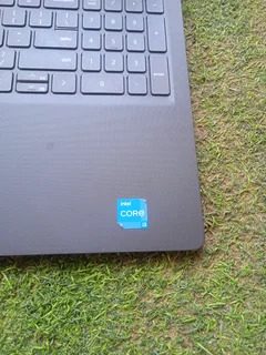dell vestro 3520 i3 12gen laptop