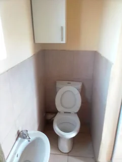 Spacious Room available in Chloorkop