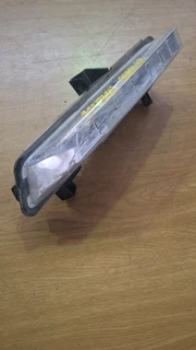 RENAULT CLIO 4 900T H4B4 2013 2015 PASSENGER SIDE SPOTLIGHT