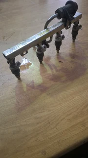 Opel Astra Kadett 160i Complete Injector Rail