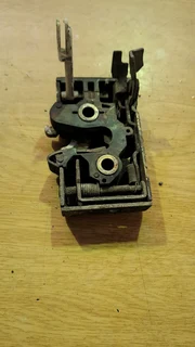 VW GOLF JETTA 2 LEFT FRONT DOOR CATCH