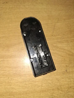 IPEL ASTRA H DRIVERSIDE WINDOW SWITCH