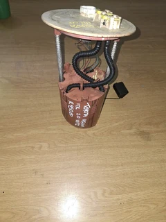 Toyota Hilux 1tr 2.0 Vvti Petrol Pump Unit