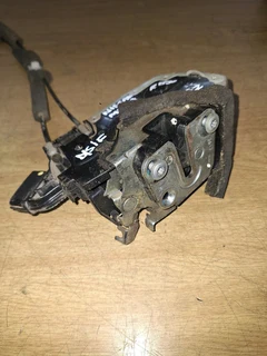 NISSAN MICRA DRIVERSIDE DOOR CATCH