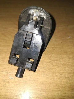 CHEV AVEO HATCH BACK BONNET LEAVER