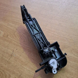 FORD FIGO DRIVER SIDE DOOR HANDLE