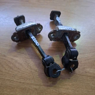 NISSAN MICRA HR12 FRONT DOOR STOPPER R200 PERSIDE