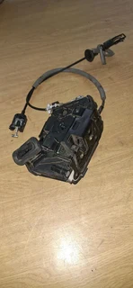 Vw Polo 6 Passenger Side Front Door Catch