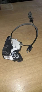 VW POLO 6 PASSENGER SIDE FRONT DOOR CATCH