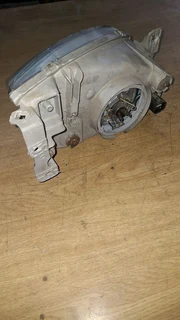 HYUNDAI ELANTRA J2 PASSENGER SIDE HEADLIGHT