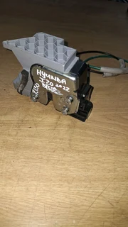 HYUNDAI I20 2021 2023 G4LF RIGHT REAR DOOR CATCH