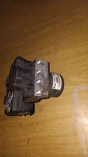 2013 HYUNDAI ACCENT ABS PUMP