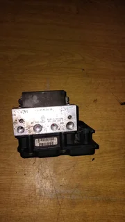 2010/13 RENAULT SANDERO ABS PUMP