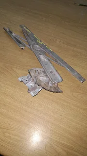 TOYOTA COROLLA RUNX RIGHT FRONT WINDOW MECHANISM