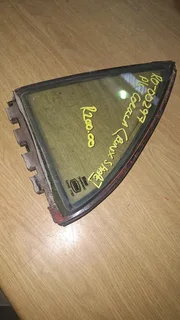 TOYOTA COROLLA 3ZZ PASSENGER SIDE QAUTER WINDOW