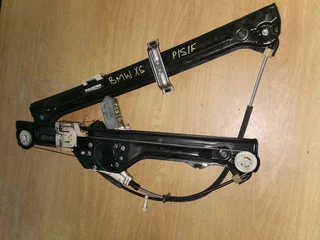BMW X5 330D E70 PASSENGER SIDE FRONT WINDOW MECHANISM