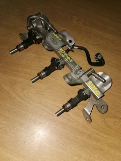 RENAULT CLIO 4 900T COMPLETE INJECTOR RAIL