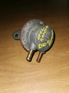 Opel Rekord 2.0 Gl Petrol Pump