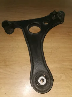 MERCEDES BENZ A160 DRIVERSIDE LOWER CONTROL ARM