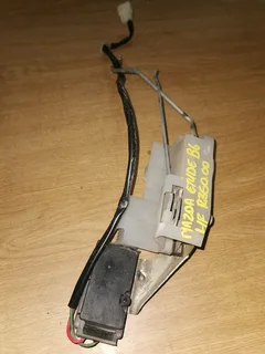 MAZDA ETUDE B6 160IE LEFT FRONT DOOR CATCH