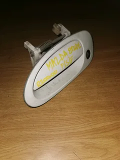 MAZDA ETUDE B6 160IE LEFT FRONT DOOR HANDLE
