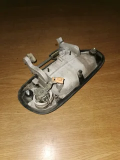 MAZDA ETUDE B6 160IE LEFT FRONT DOOR HANDLE