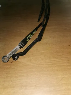 Mazda Etude B6 160ie Wiper Arms R100.00 Perside