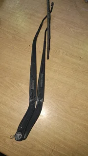 CHEV CAPTIVA 2.4 WIPER ARMS R350.00 PERSIDE