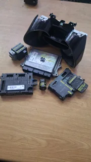 Renault Clio 4 900t H4b4 2013 2015 Lock Set/ecu Set