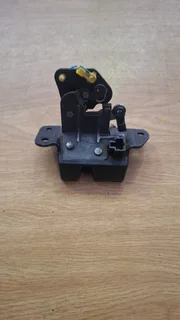 CHEVROLET CAPTIVA 2.4 BOOT ACTUATOR/BOOT CATCH/BOOT LOCK