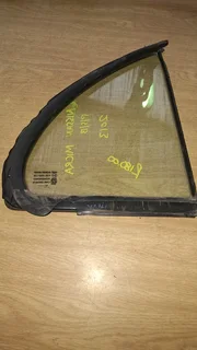 NISSAN MICRA HR12 LEFT REAR QAUTER WINDOW