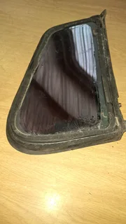 VW POLO VIVO PASSENGER SIDE BODY GLASS