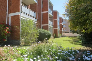 2 Bedroom Apartment / Flat in West Hill for rent: 12 Gray Rose.