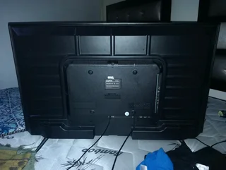 Harwa 45 inch TV with box