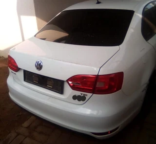 JETTA 6 STRIPPING FOR PARTS