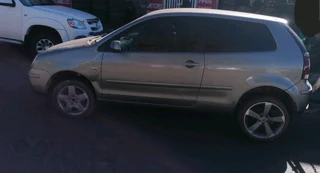 Polo Bujwa 2 Doors Stripping For Parts