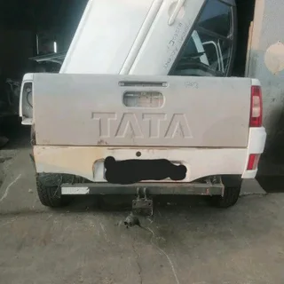 TATA XENON BAKKIE STRIPPING FOR PARTS