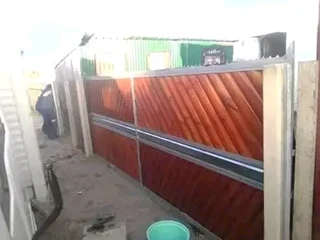 Sliding security gates