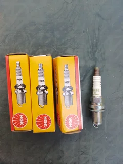 4 x NGK BKR6E-11 Spark Plugs (New)