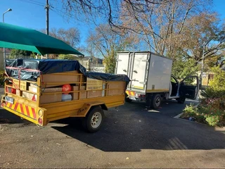 Closed Body 1 ton and 4 ton Trucks For Hire