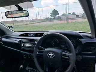 2019 Toyota hilux 2.0vvti A/c single cab