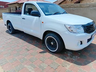 2013 Toyota hilux 2.0vvti single cab raider